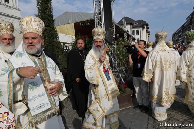 (Foto) Soborul ierarhilor și preoților a sosit la Sfânta Liturghie #ITO2017