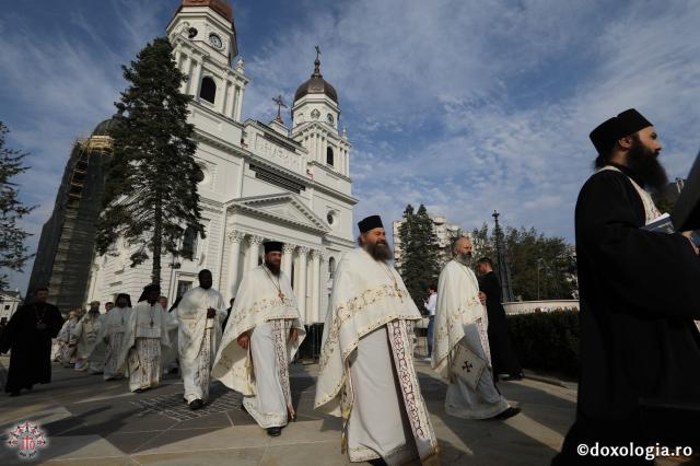 (Foto) Soborul ierarhilor și preoților a sosit la Sfânta Liturghie #ITO2017