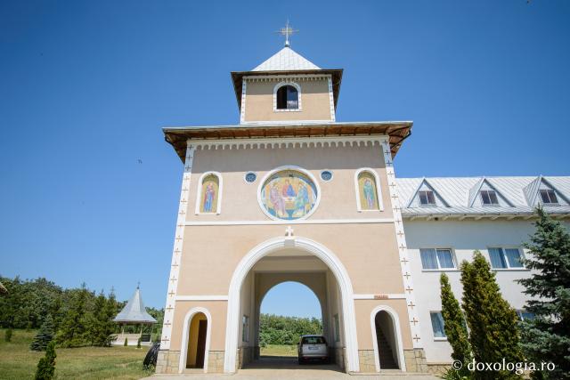 Mănăstirea Știubieni (galerie FOTO)