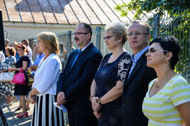 (Foto) Slujbe de binecuvântare oficiate de către Înaltpreasfințitul Mitropolit Teofan la trei unități școlare (Foto) Slujbe de binecuvântare oficiate de către Înaltpreasfințitul Mitropolit Teofan la trei unități școlare