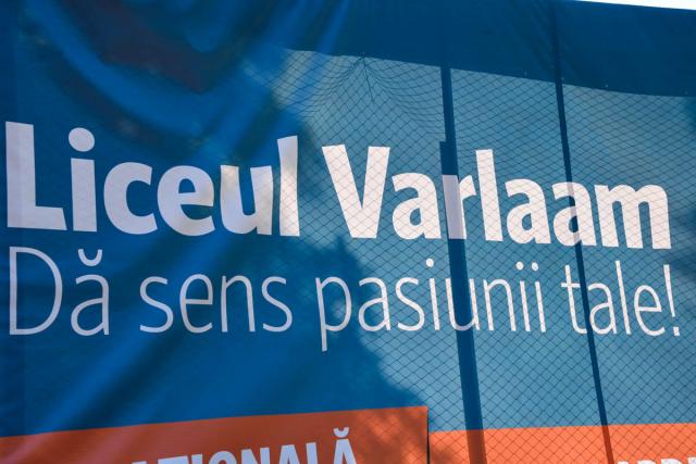 (Foto) Slujbe de binecuvântare oficiate de către Înaltpreasfințitul Mitropolit Teofan la trei unități școlare (Foto) Slujbe de binecuvântare oficiate de către Înaltpreasfințitul Mitropolit Teofan la trei unități școlare