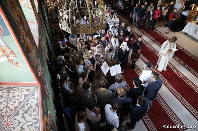 Voluntarii ITO 2017 la Sfânta Liturghie (galerie FOTO)