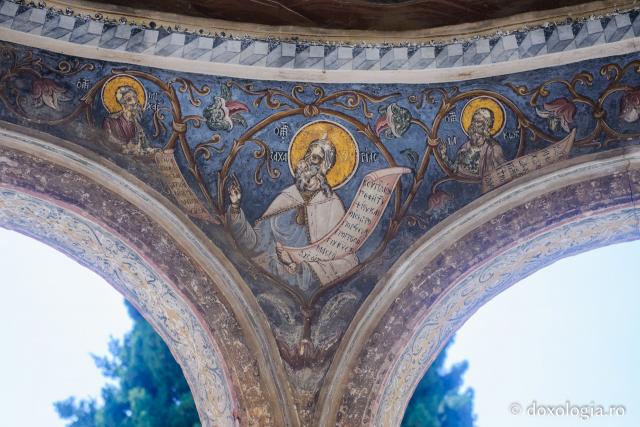 (Foto) Fresca aghiasmatarului Mănăstirii Marea Lavră ‒ opera pictorului Franco Catelano
