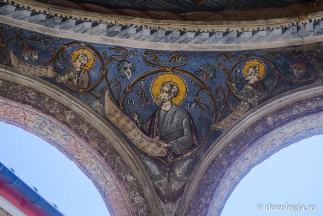 (Foto) Fresca aghiasmatarului Mănăstirii Marea Lavră ‒ opera pictorului Franco Catelano