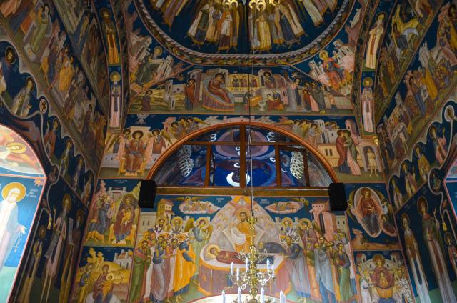 Biserica Parohiei Corni a fost resfințită (Galerie foto: Lucian Ducan)