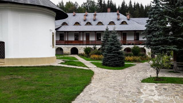 (Foto) Toamna la Mănăstirea Sihăstria