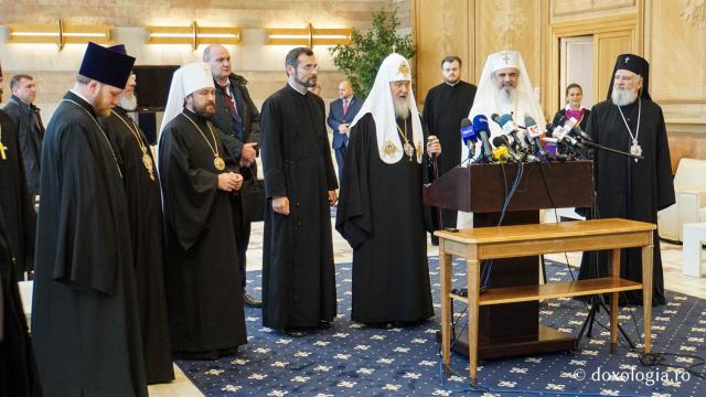 Patriarhul Kirill al Moscovei şi al Întregii Rusii a ajuns în București (galerie FOTO)