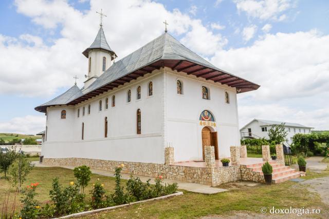 Plopana - una dintre cele mai noi mănăstiri din județul Bacău (galerie FOTO)