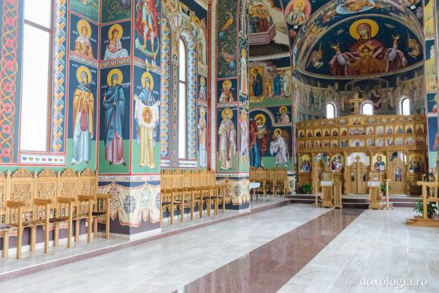 (Foto) Codreanu – mănăstirea de pe valea Oituzului 