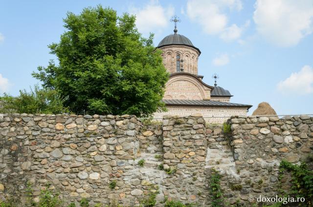 Cea mai veche ctitorie voievodală din Țara Românească – Biserica Domnească din Curtea de Argeș / Foto: Ioana Zlotea Biserica Domnească din Curtea de Argeș