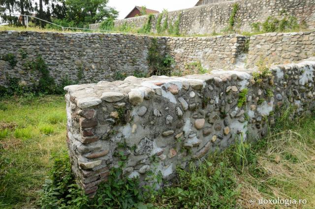 Cea mai veche ctitorie voievodală din Țara Românească – Biserica Domnească din Curtea de Argeș / Foto: Ioana Zlotea Biserica Domnească din Curtea de Argeș