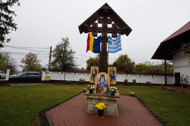 (Foto) Liturghie arhierească în cinstea Sfântului Ierarh Nectarie Taumaturgul, la Târgu Neamț