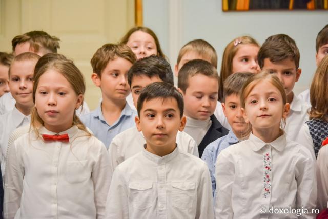 Colindători la Reședința Mitropolitană 2017 – Şcoala „George Călinescu” din Iași