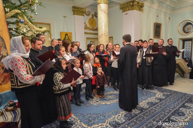 Colindători la Reședința Mitropolitană 2017 – Corul responsabililor cu cateheza din cadrul Biroului de catehizare al Arhiepiscopiei Iaşilor