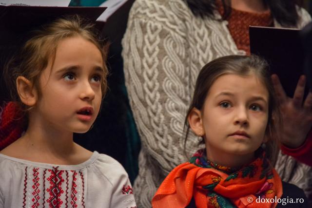 Colindători la Reședința Mitropolitană 2017 – Corul responsabililor cu cateheza din cadrul Biroului de catehizare al Arhiepiscopiei Iaşilor