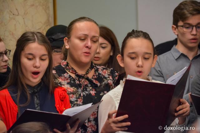 Colindători la Reședința Mitropolitană 2017 – Corul responsabililor cu cateheza din cadrul Biroului de catehizare al Arhiepiscopiei Iaşilor