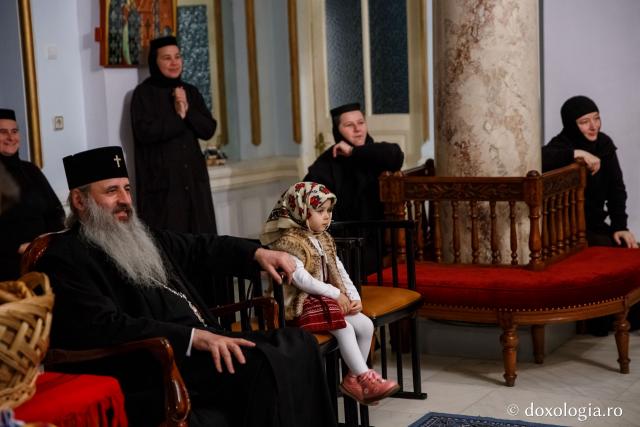 Colindători la Reședința Mitropolitană 2017 – Corul soțiilor diaconilor de la Catedrala Mitropolitană din Iași