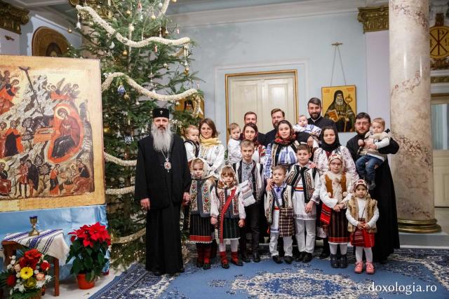 Colindători la Reședința Mitropolitană 2017 – Corul soțiilor diaconilor de la Catedrala Mitropolitană din Iași