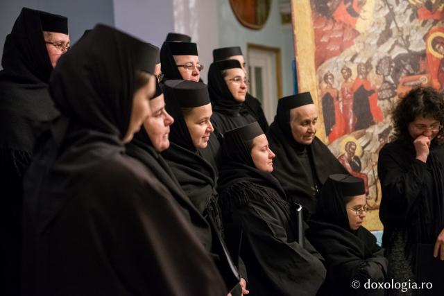Colindători la Reședința Mitropolitană 2017 – Maicile de la Mănăstirile Frumoasa și Copou