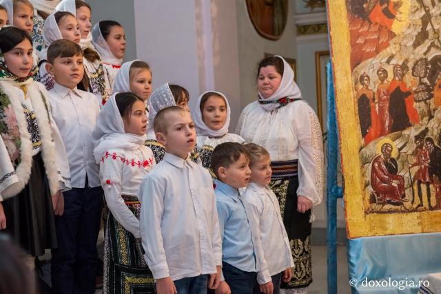 Colindători la Reședința Mitropolitană 2017 – Grup de copii din localitatea Todireşti