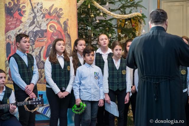 Colindători la Reședința Mitropolitană 2017 – Şcoala „Elena Cuza” din Iași