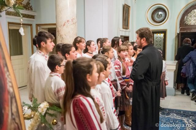 Colindători la Reședința Mitropolitană 2017 – Parohia „Sfinţii Voievozi” Moşna