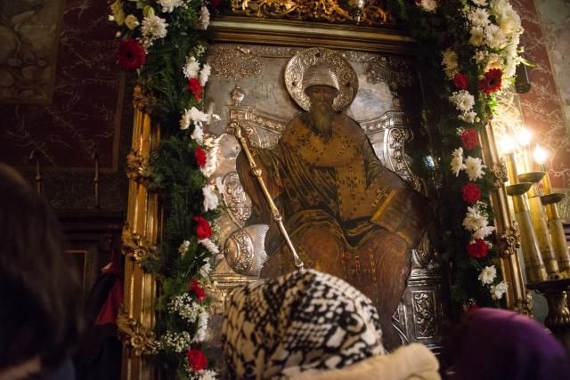 Priveghere arhierească în cinstea Sfântului Ierarh Spiridon al Trimitundei, făcătorul de minuni (GALERIE FOTO)