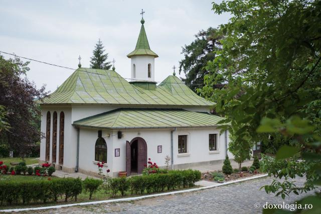 (Foto) Mănăstirea de pe Colina Bucium a Iașului