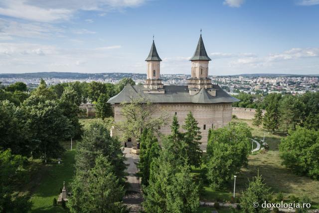 Galata - Mănăstirea al cărui nume provine de la un cartier din Constantinopol (galerie FOTO)