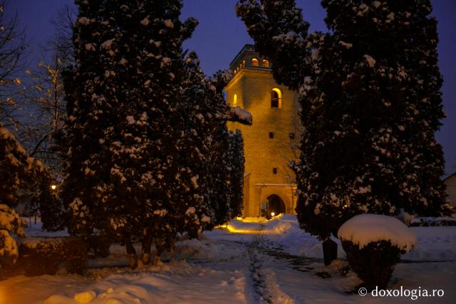 Seară de februarie la Mănăstirea Golia (galerie FOTO)