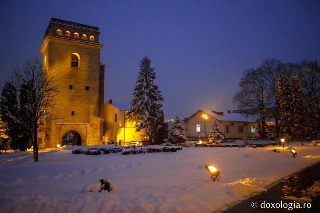 Seară de februarie la Mănăstirea Golia (galerie FOTO)