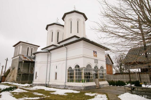 Biserica fostului aşezământ monahal Morunglavu