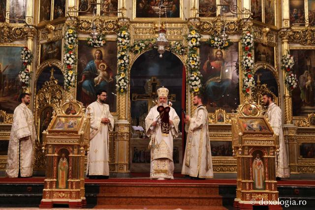 (Foto) Rugăciune și bucurie la Liturghia Proclamării Canonizării Sfinților Iosif cel Milostiv și Gheorghe Pelerinul