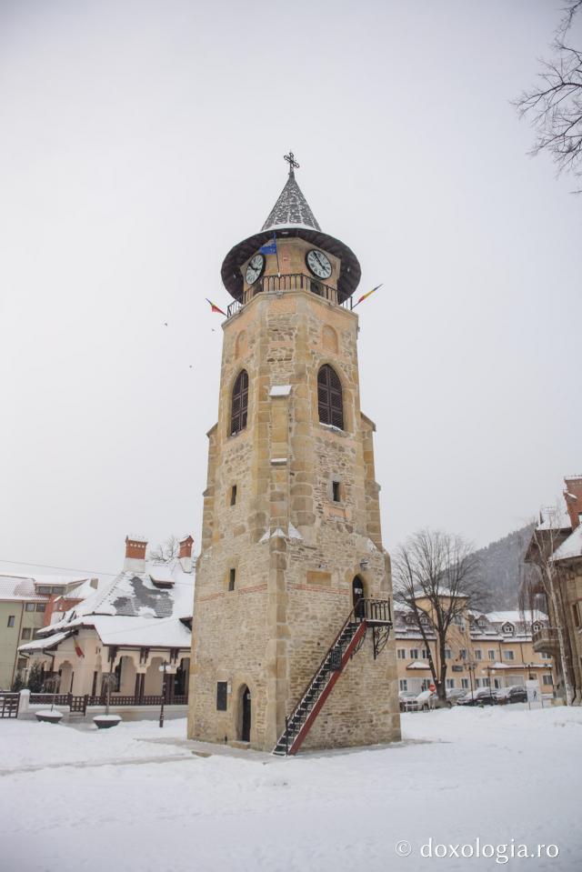 (Foto) Turnul bisericii domneşti din Piatra Neamţ – locul de nevoinţă al Sfântului Gheorghe Pelerinul 