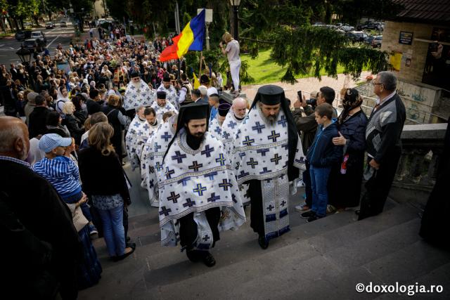 (Foto) Rugăciune și bucurie la Piatra Neamț - proclamarea locală a canonizării Sfântului Gheorghe Pelerinul 