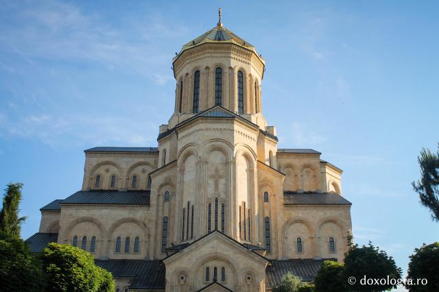 (Foto) Catedrala Sameba din capitala Georgiei – al treilea cel mai înalt lăcaş de cult ortodox din întreaga lume