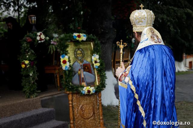 (Foto) Priveghere la Văratec în cinstea Sfântului Pelerin - Moș Gheorghe Lazăr