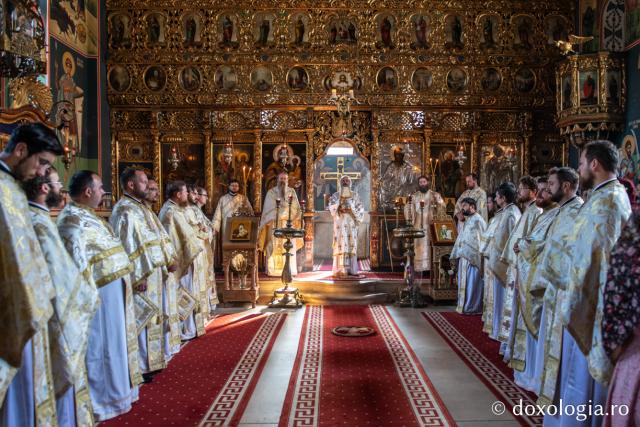 (Foto) Voluntarii ITOM 2018, la Sfânta Liturghie Arhierească
