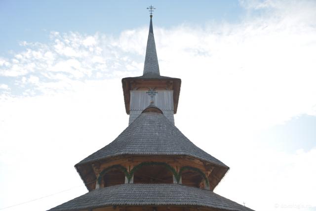 (Foto) Slujbă arhierească de hramul Mănăstirii Lebăda - Înălțarea Sfintei Cruci