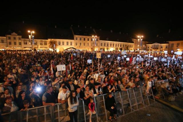 (Foto) ITO 2018: Conferința „Unitate. Credință. Neam. De 100 de ori România” și Procesiunea Unității