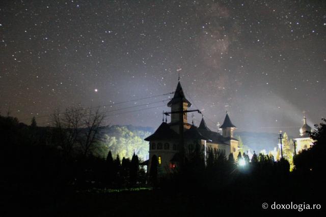 (Foto) Început de toamnă la Mănăstirea Sihăstria