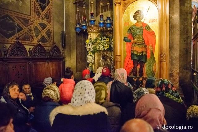 (Foto) Priveghere închinată Sfântului Apostol Andrei, la Catedrala Mitropolitană din Iași
