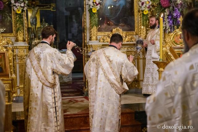 (Foto) Priveghere închinată Sfântului Apostol Andrei, la Catedrala Mitropolitană din Iași