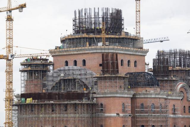 (Foto) Momente din timpul construirii Catedralei Naționale