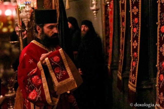 (Foto) Prăznuirea Sfântului Dimitrie Izvorâtorul de Mir la Schitul Lacu – Athos