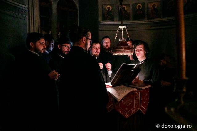 (Foto) Prăznuirea Sfântului Dimitrie Izvorâtorul de Mir la Schitul Lacu – Athos