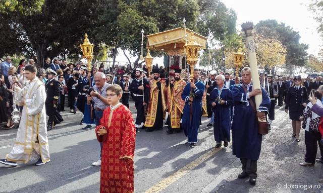 (Foto) Procesiune cu moaștele Sfântului Ierarh Spiridon în Insula Corfu - 4 noiembrie 2018