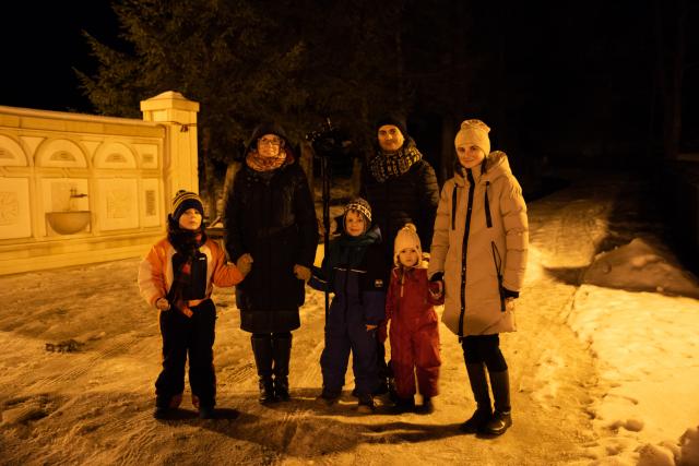 (Foto) Cu Steagul României și cu torțe aprinse – studenții au sărbătorit la Mănăstirea Putna încheierea Anului Centenar (Foto) Cu Steagul României și cu torțe aprinse – studenții au sărbătorit la Mănăstirea Putna încheierea Anului Centenar