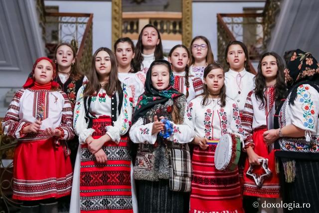 Colindători la Reședința Mitropolitană 2018 – Școala „N. Apostol” Ruginoasa, Neamț
