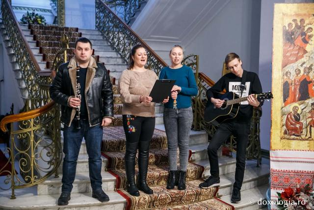 Colindători la Reședința Mitropolitană 2018 – Grupul vocal-instrumental (Marius Helciu)